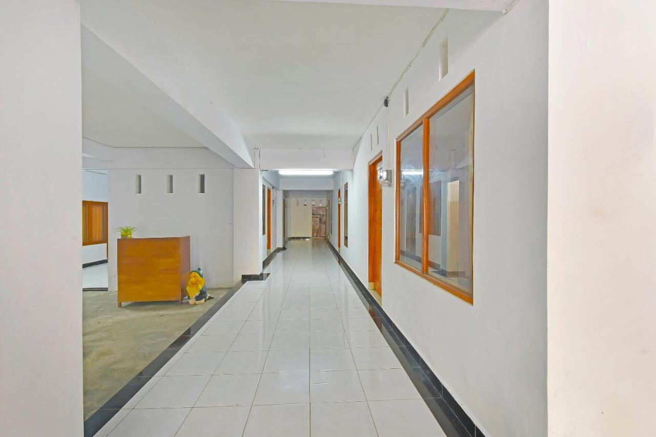 Oyo 90967 Soka Asri Guest House Darmasaba Bagian luar foto